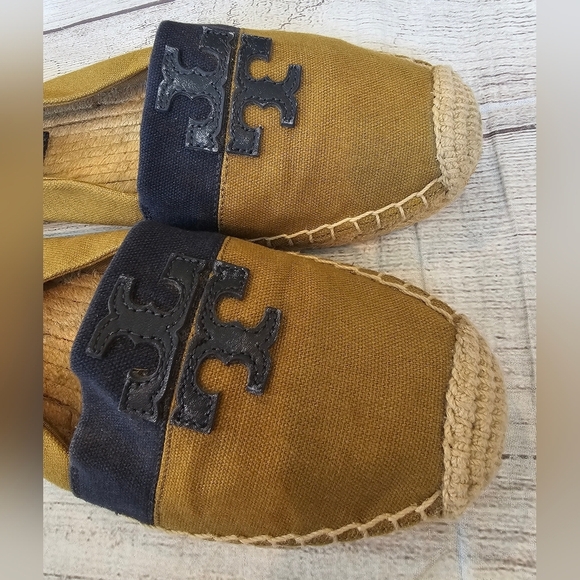 Tory Burch Size 8.5 Weston Espadrille Slip On Olive Green & Navy Blue Canvas Sho - Picture 2 of 11
